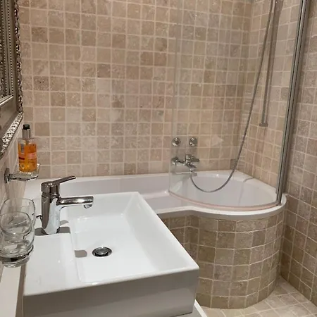 Pres Au D106 * Crans-Montana